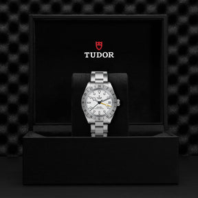 TUDOR Black Bay Pro 39mm Watch M79470-0004
