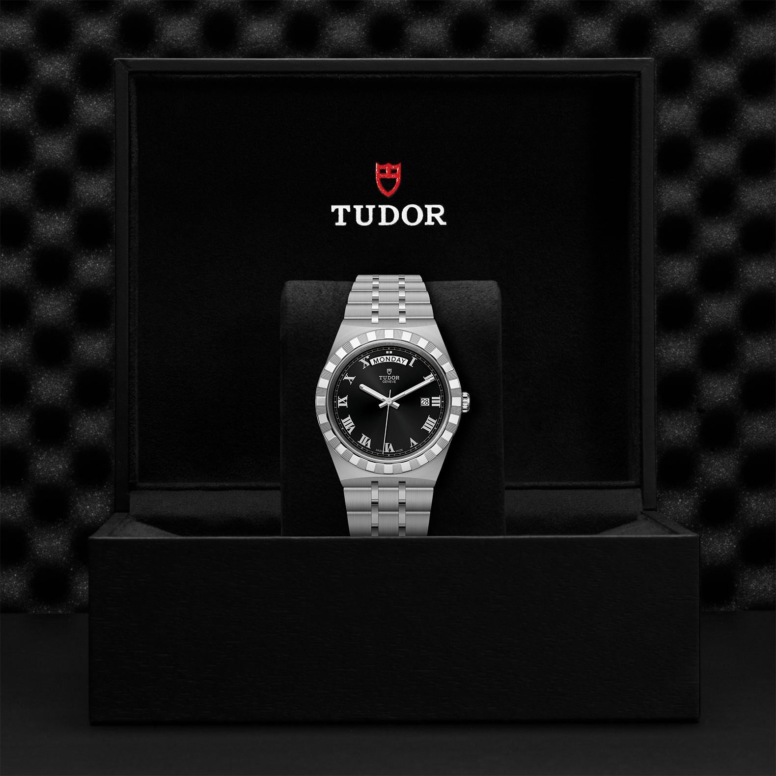 Royal 41mm Mens Watch M28600-0003