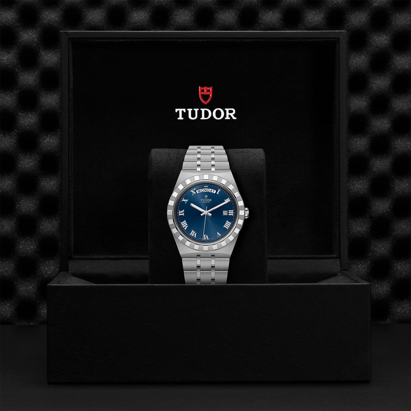 Royal 41mm Mens Watch M28600-0005